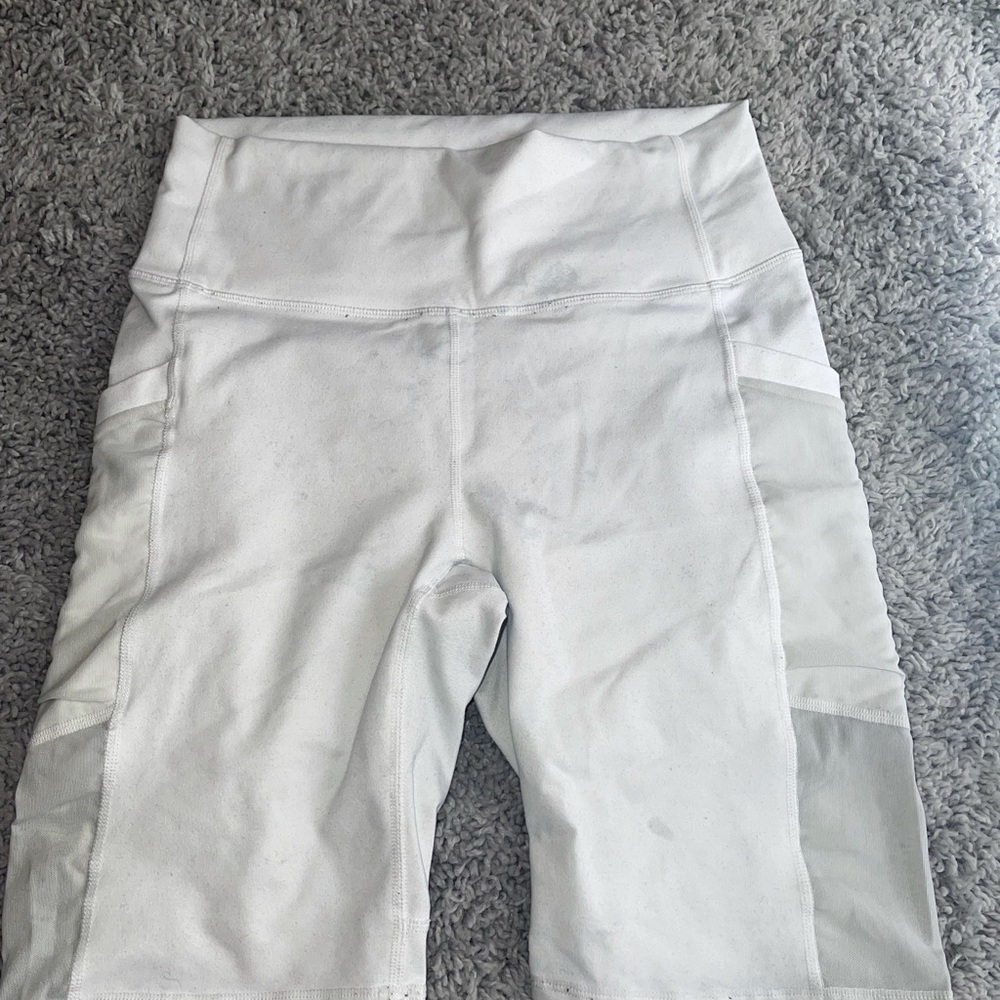White biker shorts with pockets